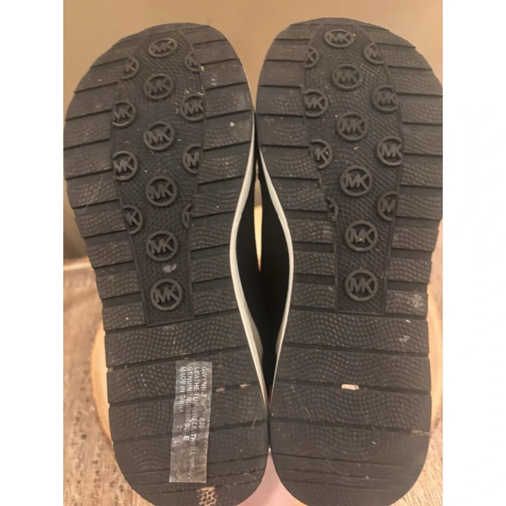 MICHAEL Michael Kors Girls Kids Neo Willis‎ Comfy Slide Ons With logo Size 3
